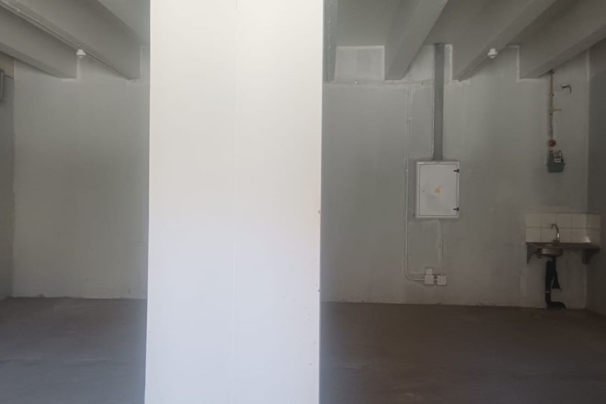 High-Foot-Traffic Retail Space - Photo 2