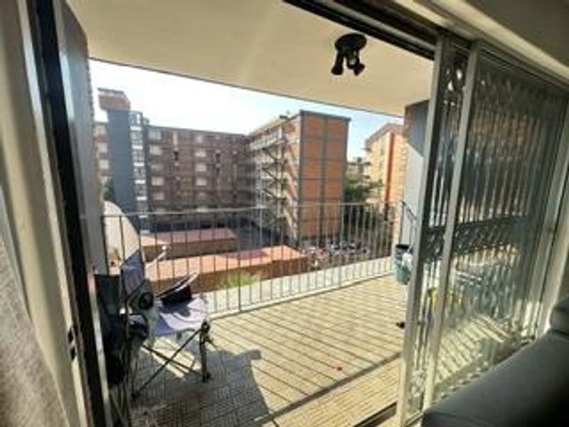 Spacious 2.5-Bed Apartment in Sunnyside – Ideal Location! - Photo 6