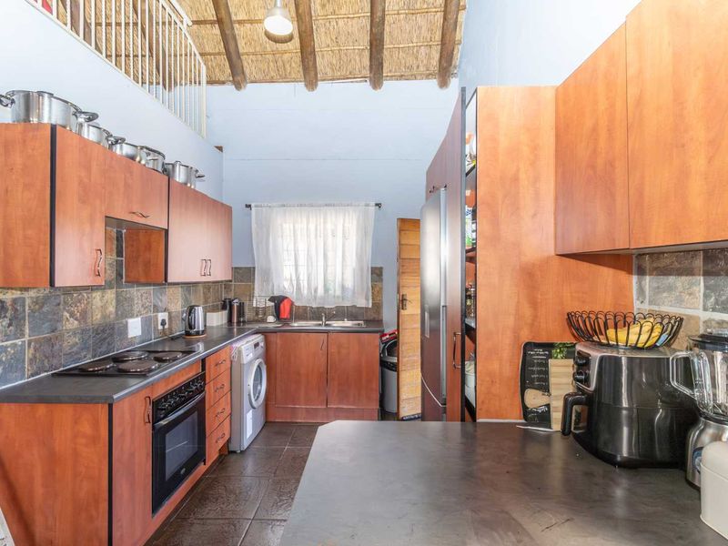 Perfect for the investor or first time buyer! - Photo 4