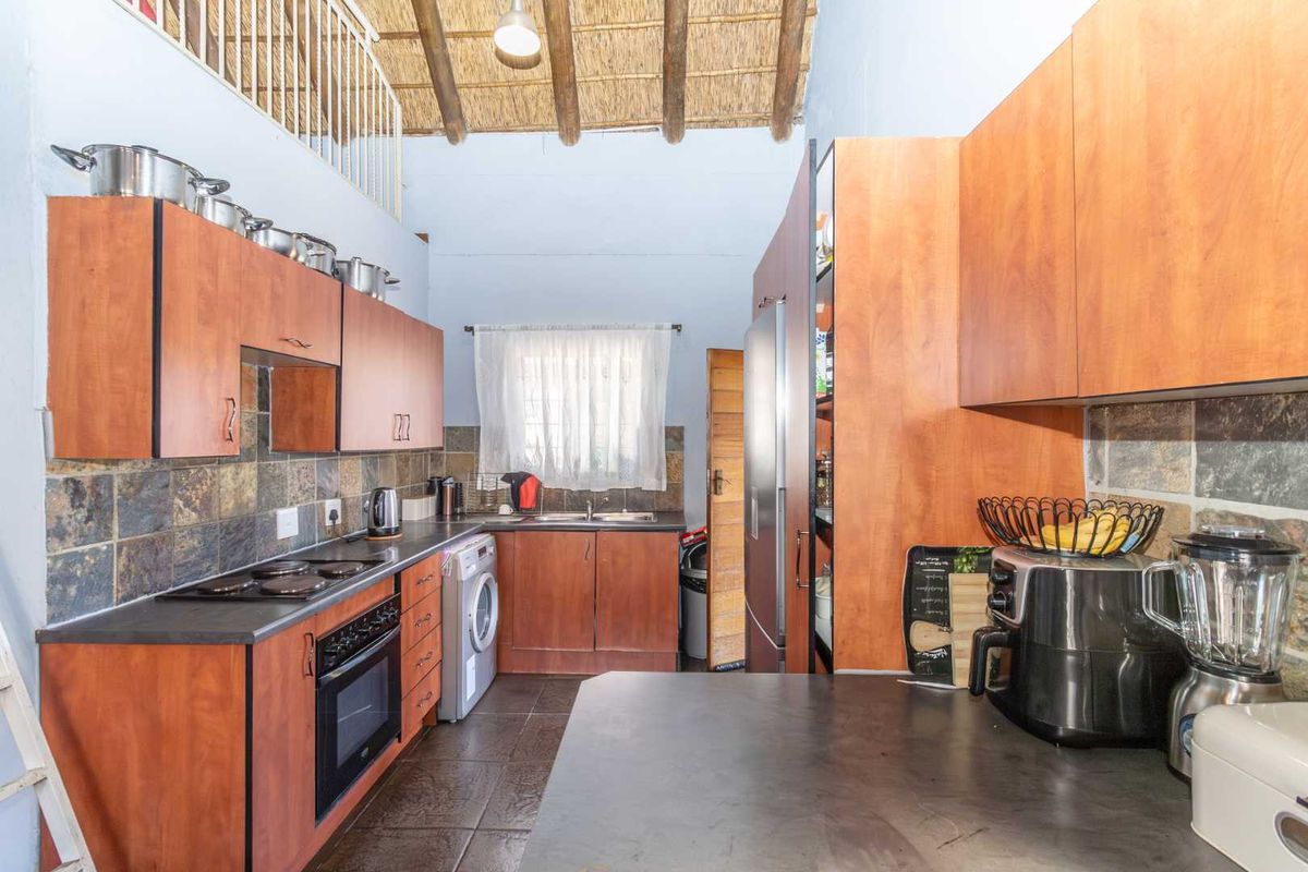 Perfect for the investor or first time buyer! - Photo 4