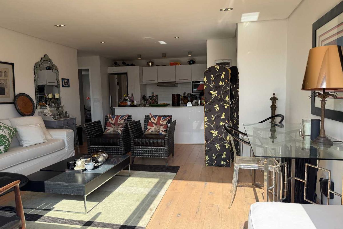 Secure, Sunny Apartment - Fully Furnished - Photo 2