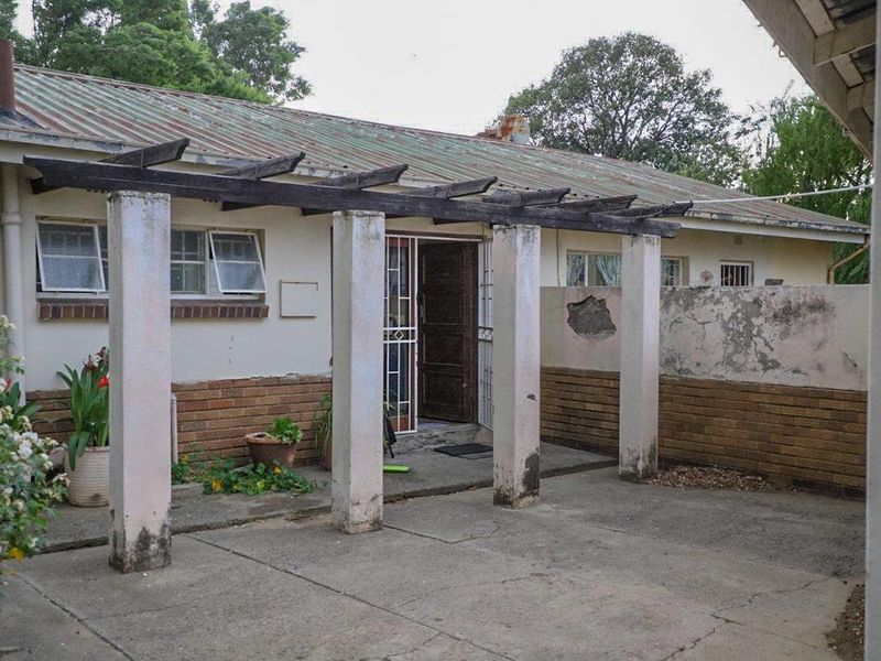 Spacious 4-Bedroom Home with Endless Potential! - Photo 8