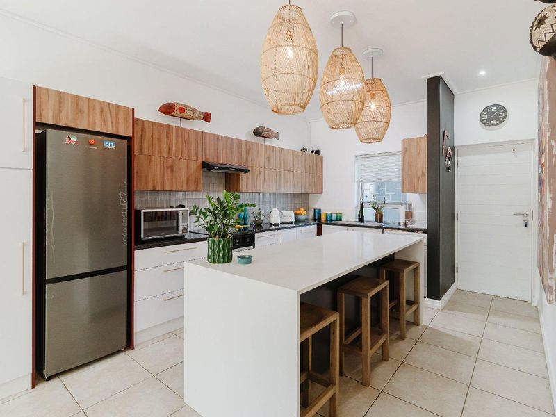 Stylish Living with Airbnb potential in the Sought-after Walmer. - Photo 2