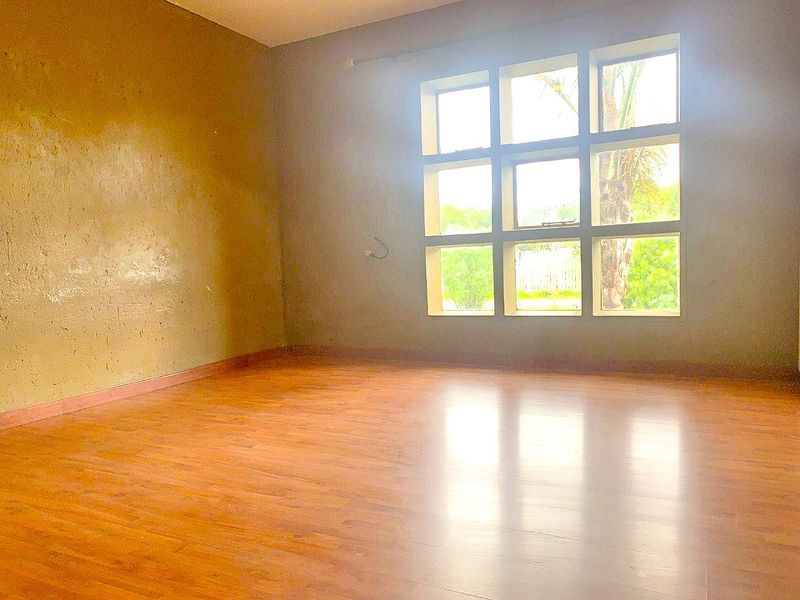 Live in Style: 2-Bedroom with Pool & Braai Area - Photo 8