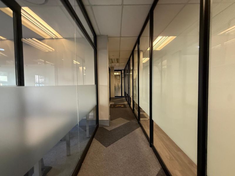 Prime 45m2 Ground Floor Office Suite To Let at 16 Fricker Road | Immediate Occupation - Photo 7