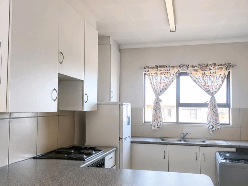 Neat Apartment - Photo 4