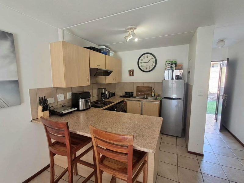 2 Bedroom Townhouse for sale in Noordhang - Photo 6