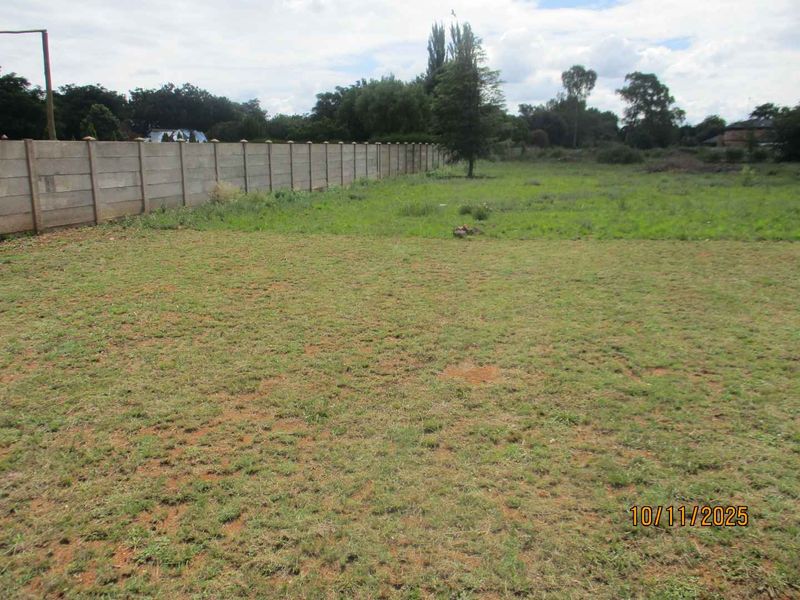 Enjoy the peace and tranquility of Henley - Photo 3