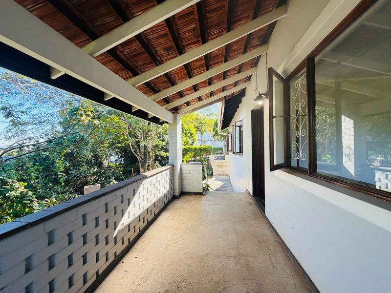 Hendra - Renovators Dream in Parkhill with endless Potential - Photo 3