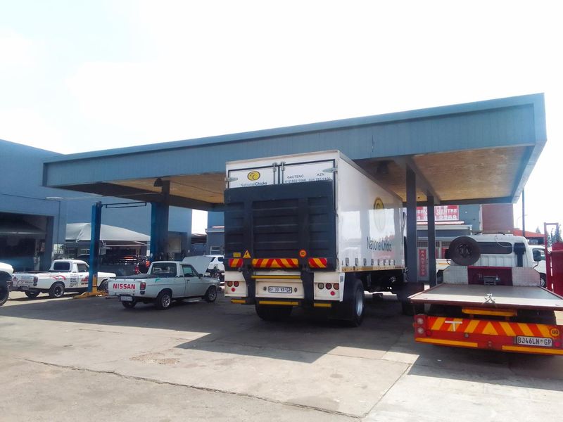 Strategically Positioned Auto Service Centre for Sale- Unbeatable Opportunity for Business Success - Photo 3