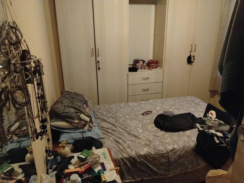 spacious 2 bedroom unit - Photo 7