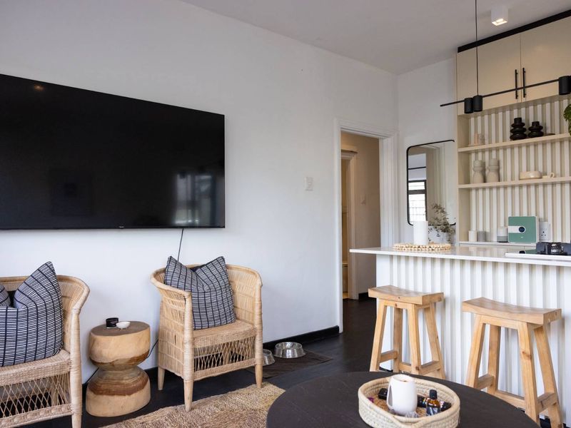 Architecturally Renovated Garden Apartment in the Heart of Fish Hoek! - Photo 5
