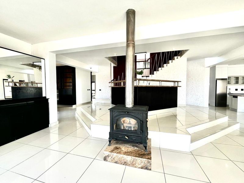 Luxurious Mansion for Sale - Photo 7