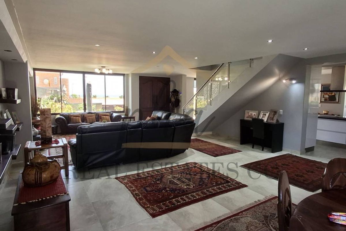 Two Double-Storey Houses with a separate flat on one erf - Registered in a CC - Photo 4