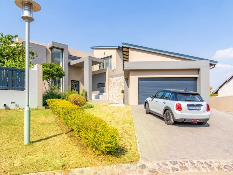 Stunning Home For Sale In Waterfall Country Estate - Photo 10