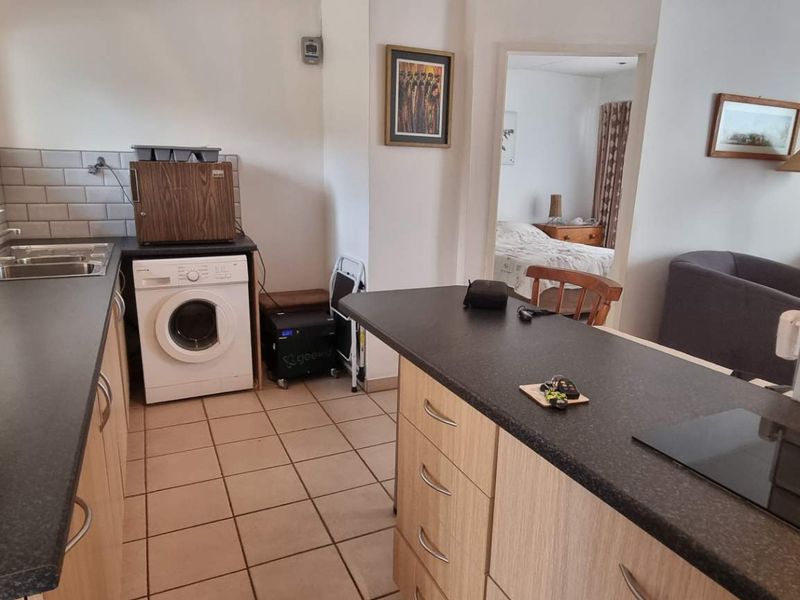 Spacious 1 Bedroom, 1 Bathroom Furnished Garden Flat for Rent - Photo 9