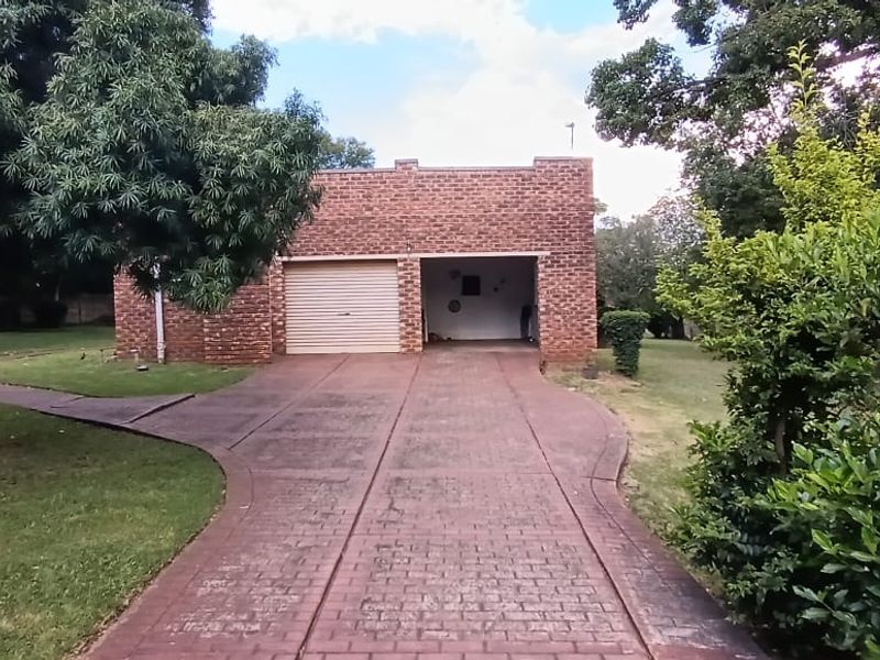 HOUSE FOR SALE,SKUINSHOOGTE,NEW CASTLE - Photo 2