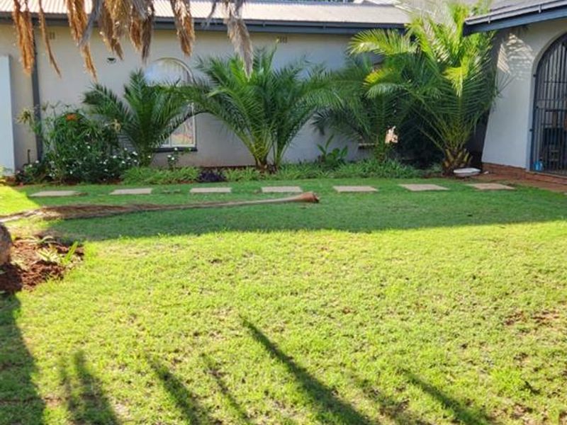 Modern family home in Carters Glen - Photo 3