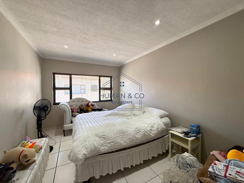 Modern 3-bedroom Townhouse in town center; Walvis Bay - Photo 2