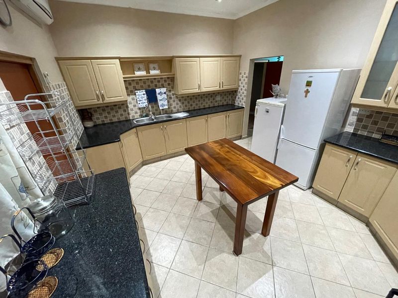 5 bedrooms House in ST LUCIA - Photo 7