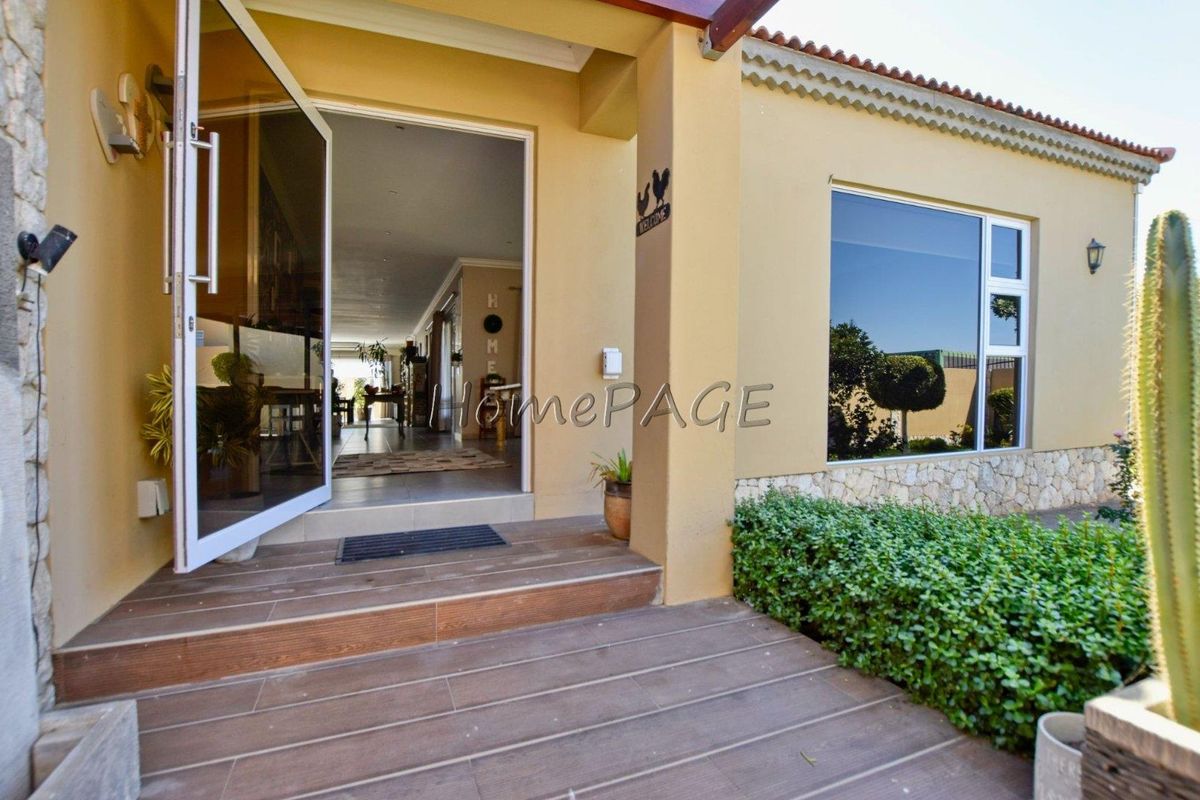Rossmund Golf Estate, Swakopmund:  Large, Neat, Upmarket Home is for Sale - Photo 3