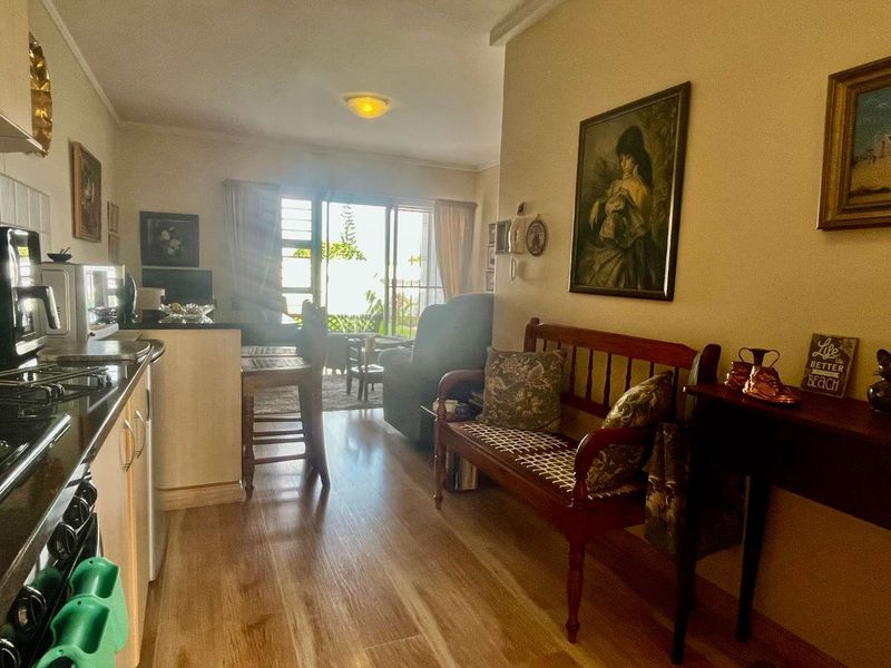 3 Bedroom Ground Floor Apartment with Spacious Garden in sought-after Casa Grande - Photo 8