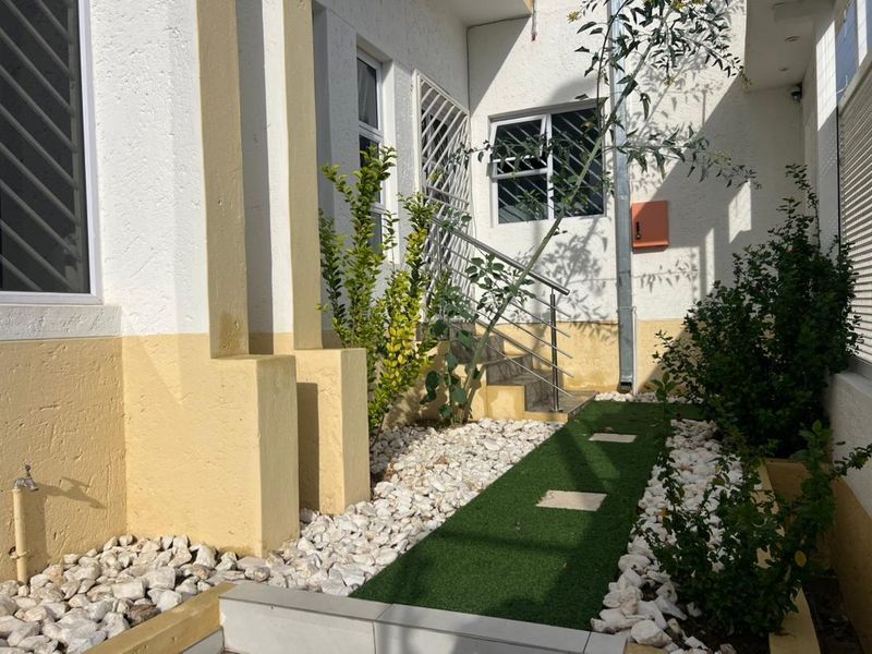 🏡 Luxury 4 Bedroom  House For Sale – Khomasdal 16 - Photo 5