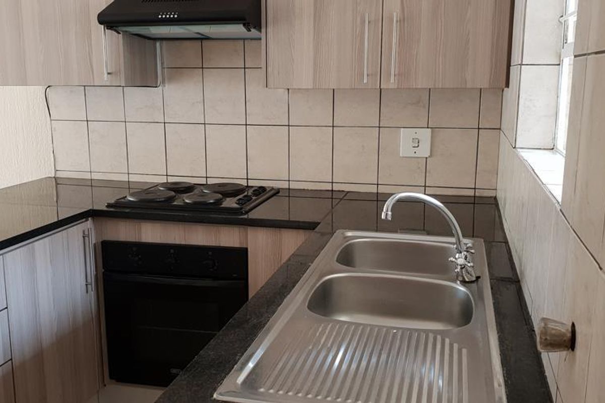 3 Bedroom Townhouse  in Vorna Valley - Photo 4