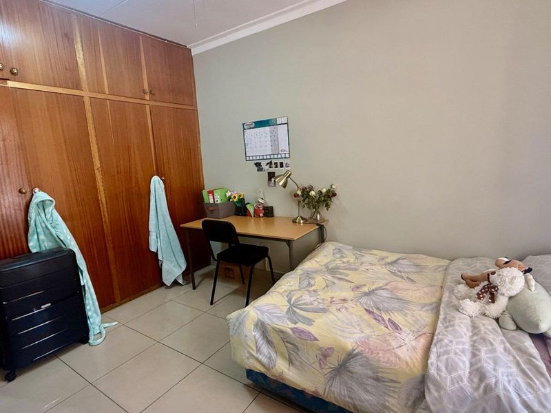 OLYMPIA - SOUGHT AFTER NEIGHBOURHOOD  - NS4 430 000 - SOLE MANDATE - Photo 10