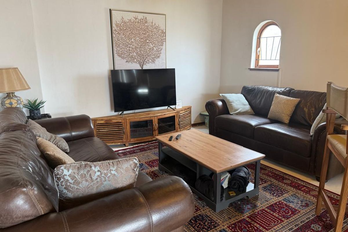 FOR RENT - 3 EN-SUITE SUITES | DOUBLE-STOREY EXCELLENCE - SWAKOPMUND,NAMIBIA - Photo 3