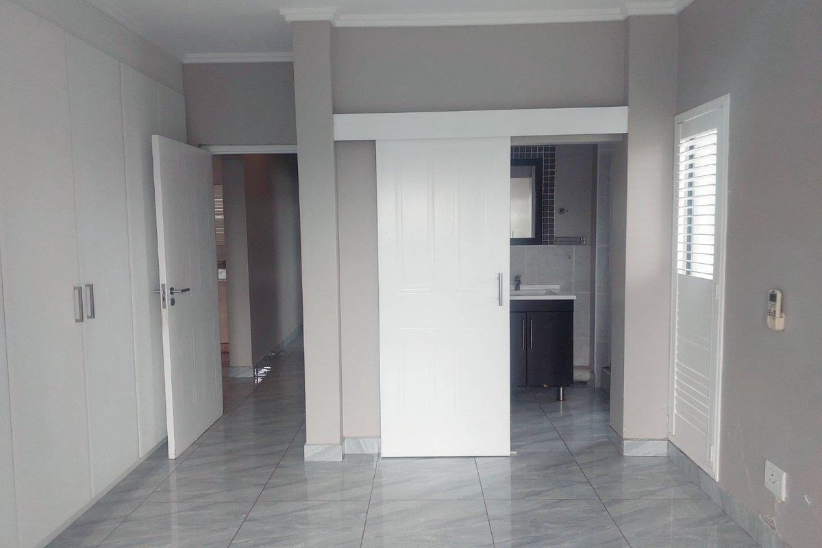 Modern Apartment For Rental in palm Lakes Estate - Photo 4