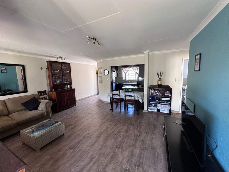 Peaceful and Secure 2 Bedroom Townhouse - Photo 7