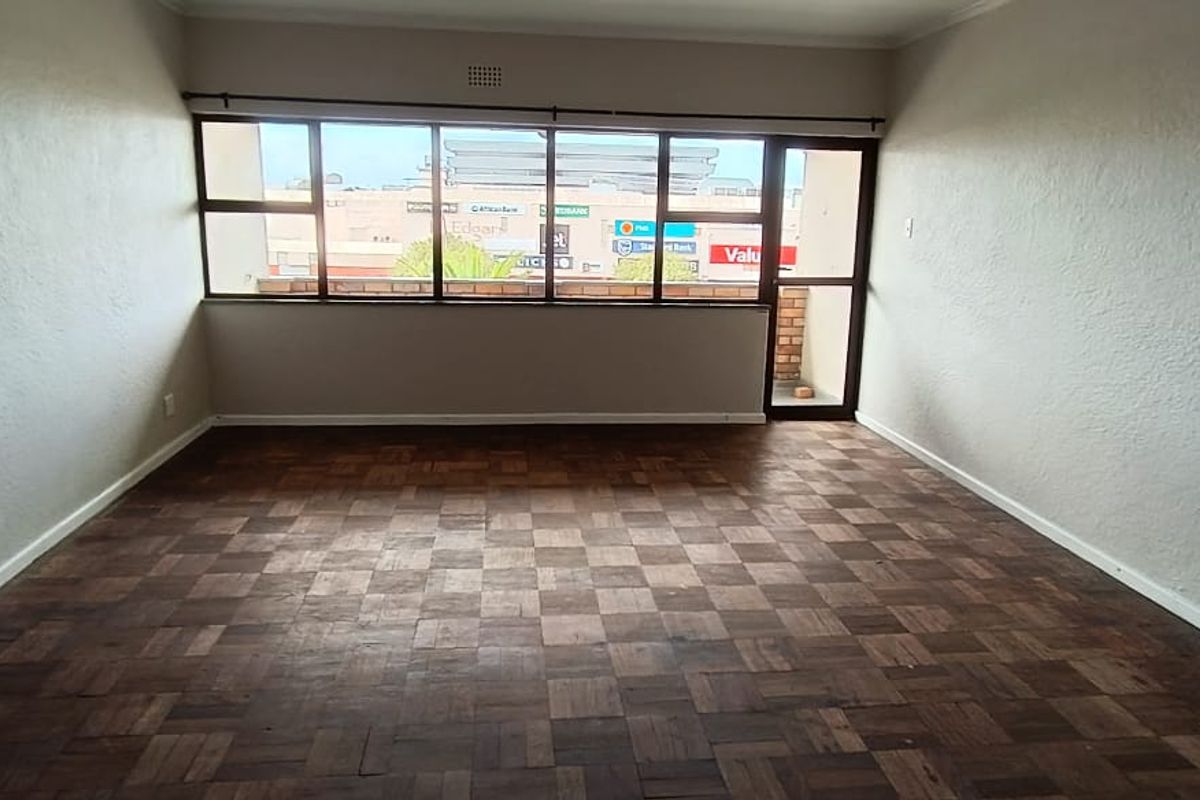 **Charming Newly Renovated Bachelors Apartment for Rent** - Photo 2
