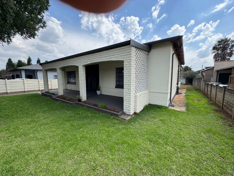 Quaint Neat Family Home for sale - Photo 2