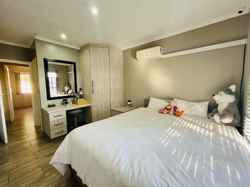 Hendra - Perfect Starter Home awaits in Sunningdale - Photo 9