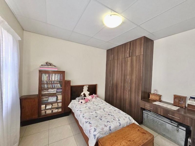 2 Bedroom Apartment For Sale - Photo 9