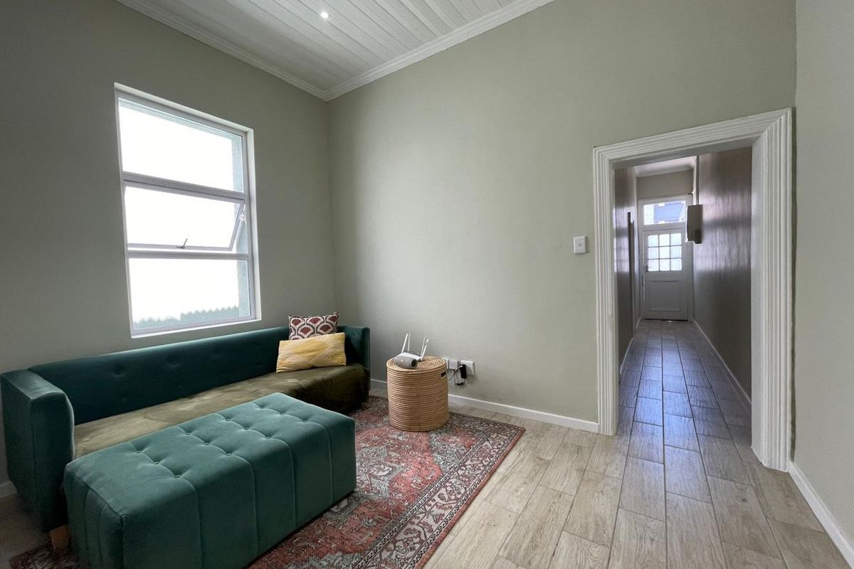 Newly Renovated Two-Bedroom Home - Photo 2