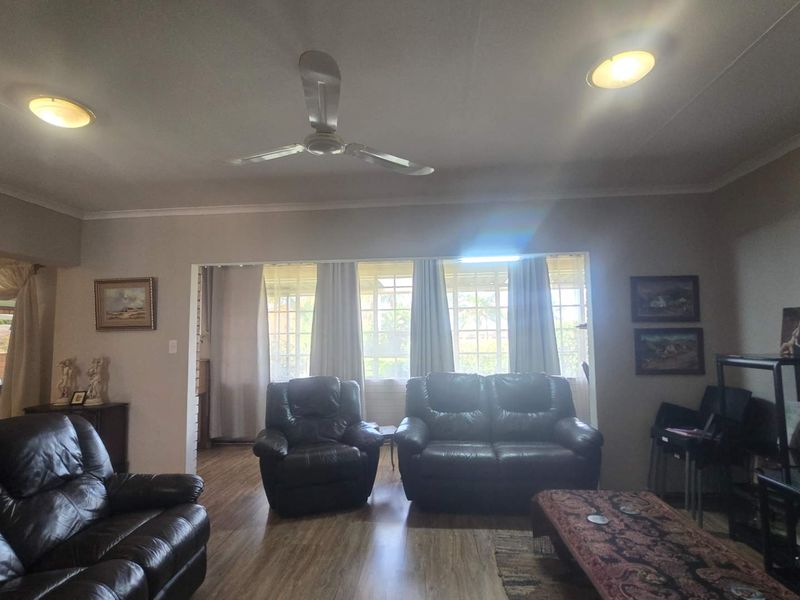 Immaculate and cozy Retirement home in Montana park - Photo 4