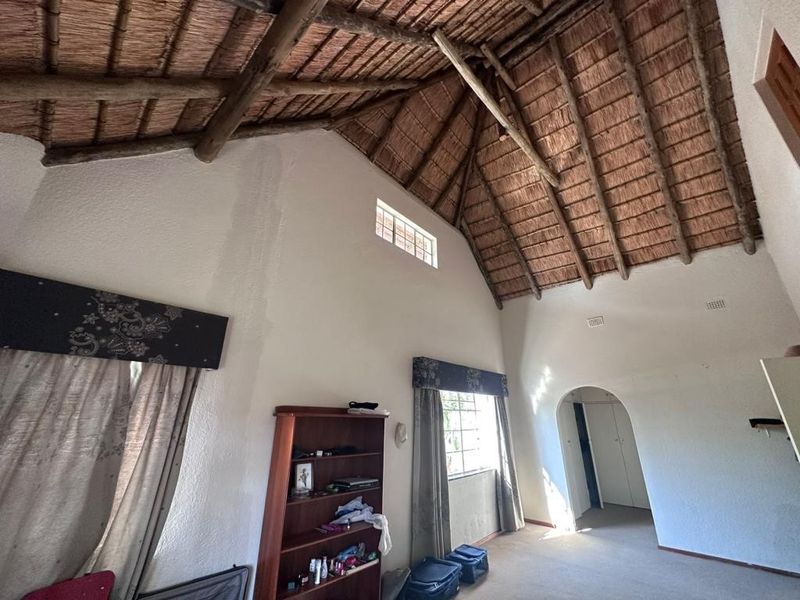 Spacious 4 Bedroom Family home with a cottage! - Photo 6