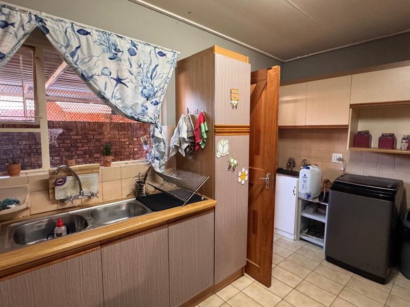 Townhouse for Sale in New Park - Photo 6