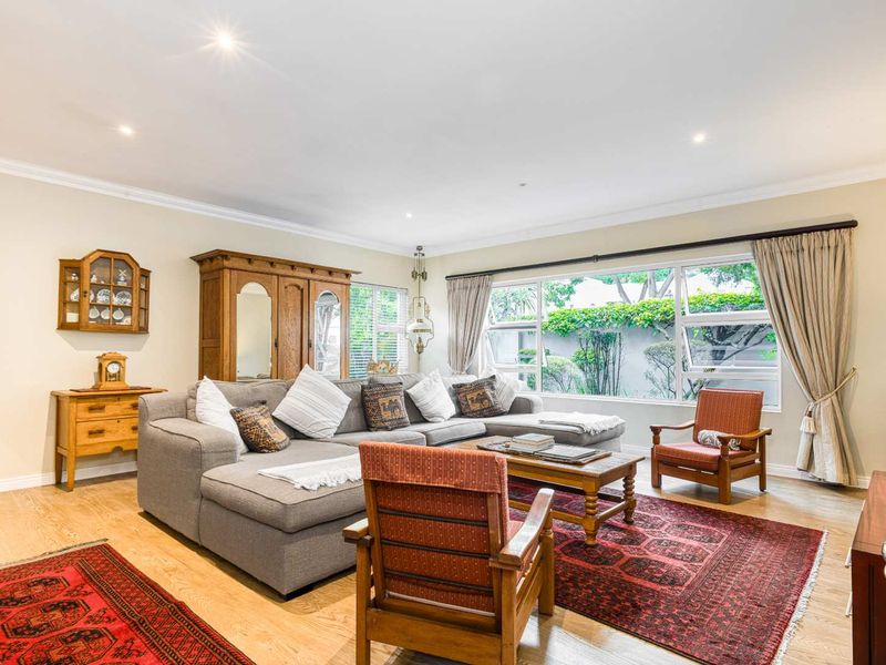 4 EN-SUITE BEDROOM HOME IN FOURWAYS GARDENS RESIDENTIAL ESTATE - Photo 9