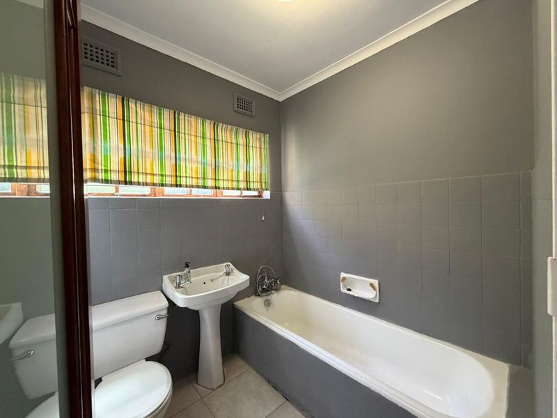 2 Bedroom, 1 Bathroom Garden Cottage For Rent. - Photo 6