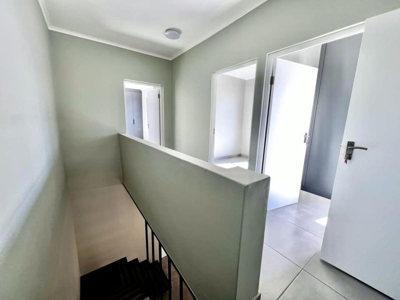 3 Bedroom Townhouse FOR SALE in Kleine Kuppe - Photo 5