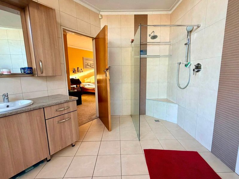 3 Bedroom House For Sale in Olympia - Photo 9