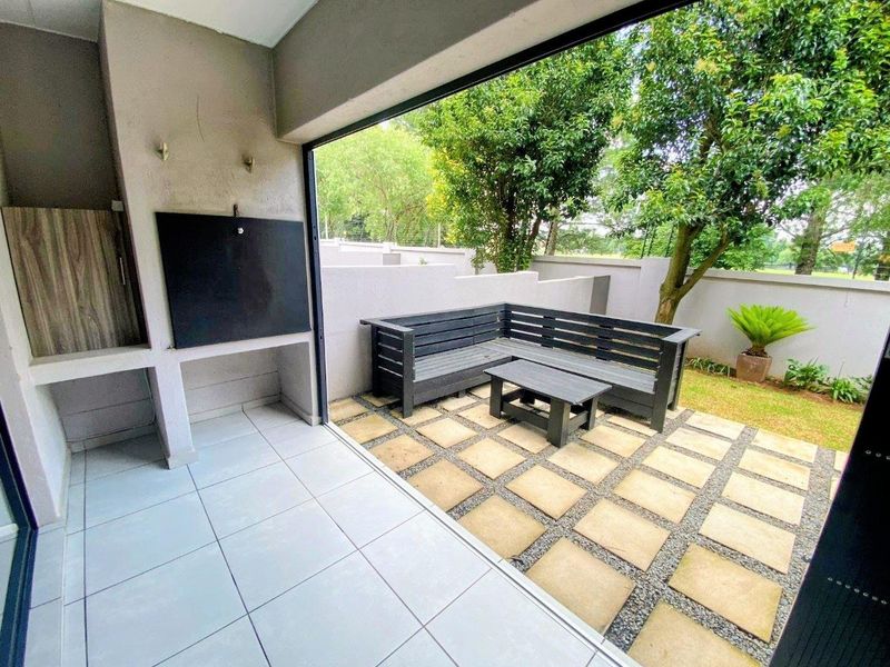 Modern, appealing & pet-friendly ground floor townhouse - Photo 10