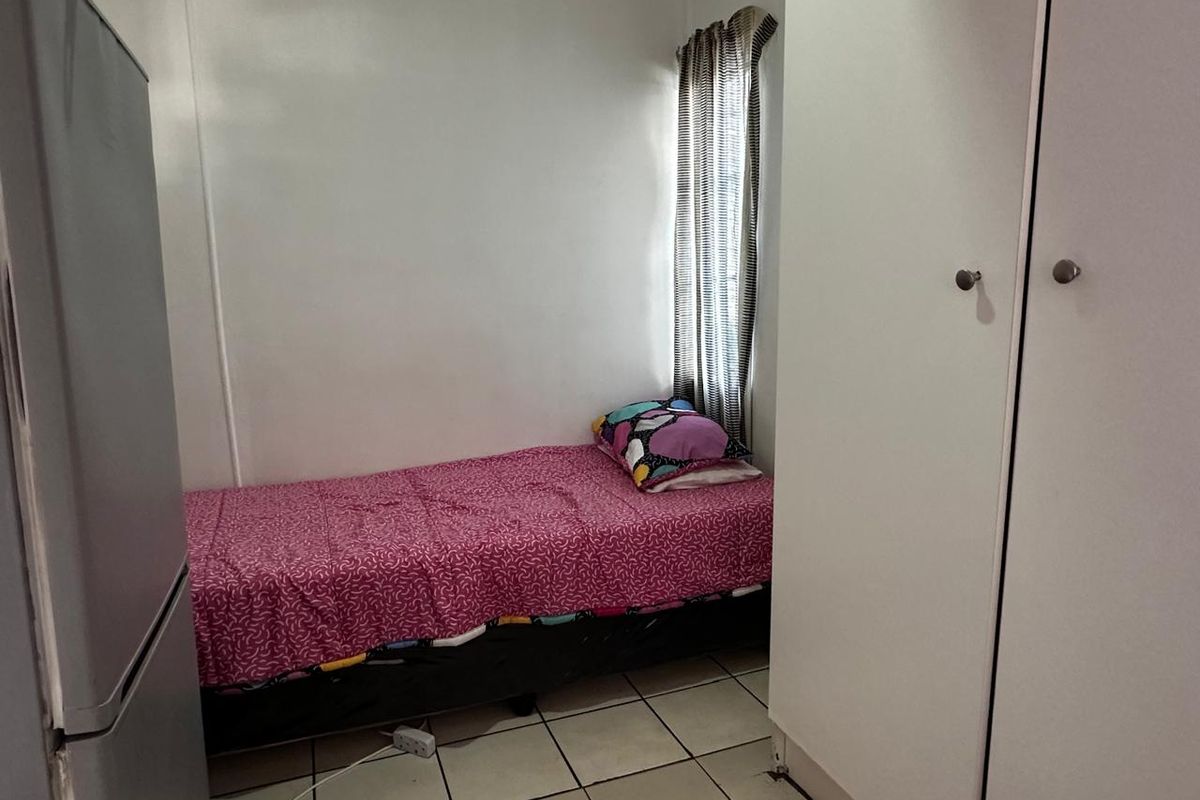 Ultimate Student Living - Photo 4