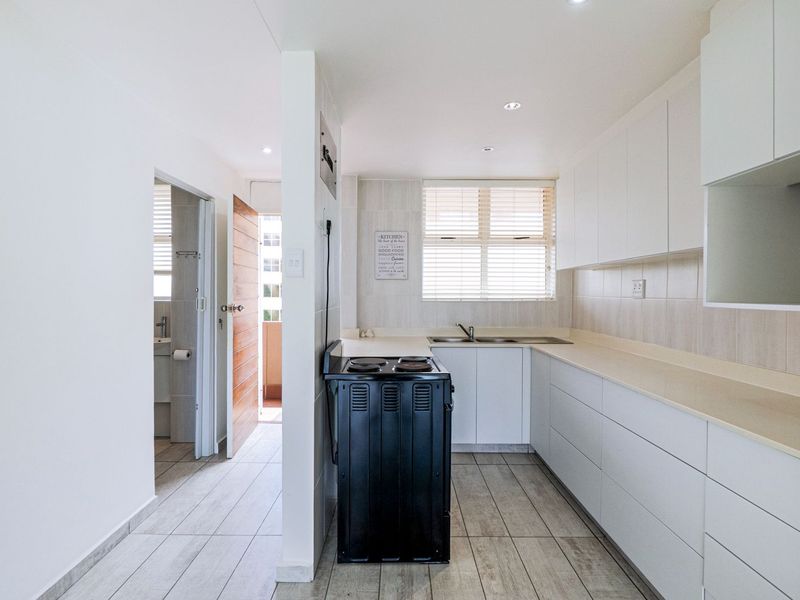 Newly renovated and on the beach - Photo 10