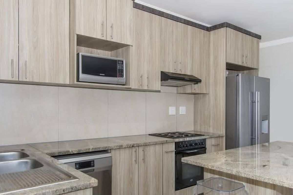 Investment opportunity - Rental earning up to N$ 11 500 per month. - Photo 3