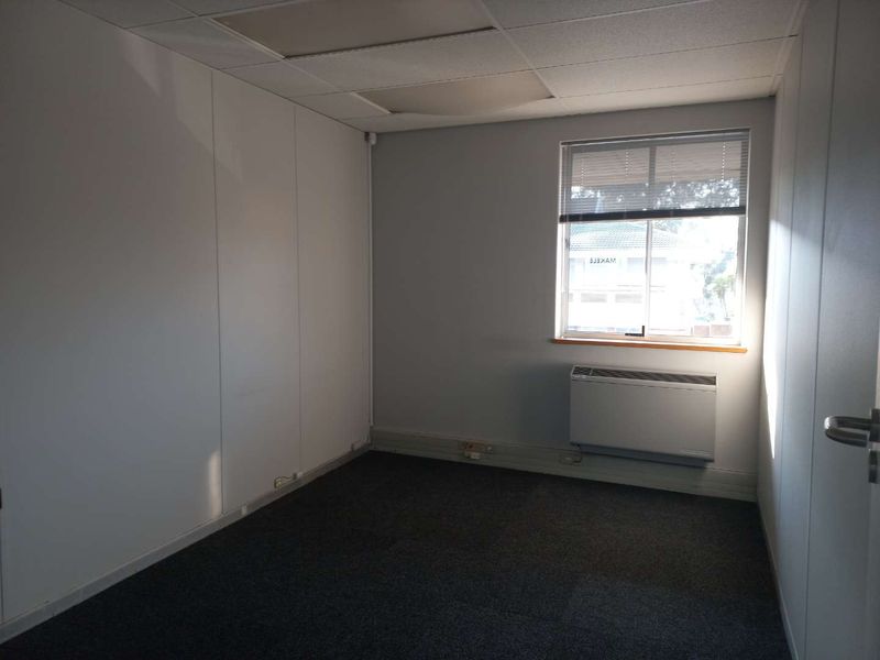 Office Park - First floor office space, available immediately! - Photo 7