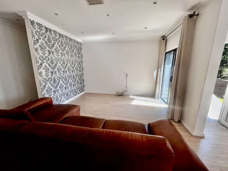 HENDRA - 3 BEDROOM SIMPLEX WITH STUNNING VIEWS - Photo 10